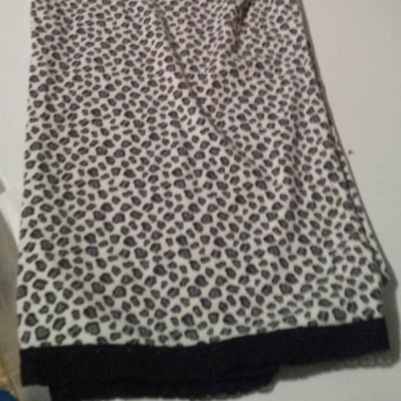 2XL Sassy Wild Bleu Palazzo style Leopard Print Pajama Loungewear with lace - Picture 1 of 3